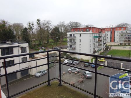 F2 AVEC BALCON, - Photo 2