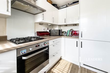 2 bedroom house to rent Frideswide Street, MK18 - Photo 2