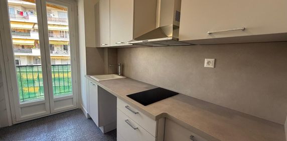 Location Appartement 1 pièce 26m² NICE 06000 - Photo 2