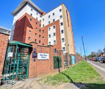 1 bedroom in a flat share to rent - Photo 4