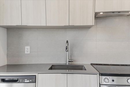 For Lease - 2088 James Street Unit# 303, Burlington, Ontario - Photo 4