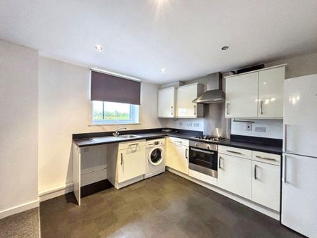 Elmwood Park Court, Gosforth, Newcastle upon Tyne, Tyne and Wear, NE13 9BP - Photo 3