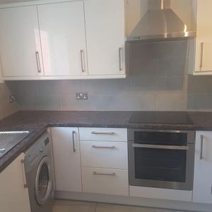 2 Bed - 7 Argie Road, Burley, Leeds - LS4 2RD - Student/Professional - Photo 2