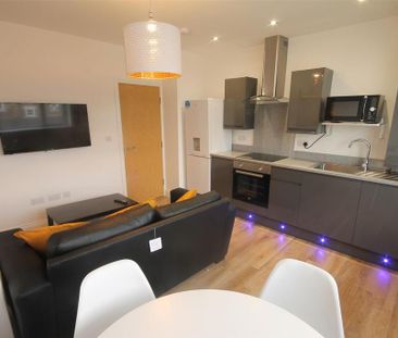 2 bedroom apartment to rent - Photo 2