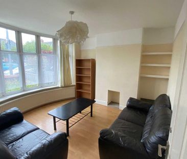 3 bedroom semi-detached house to rent - Photo 4