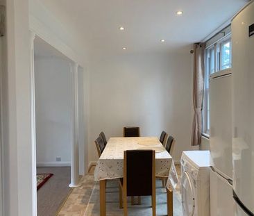 4 bedroom townhouse to rent - Photo 3