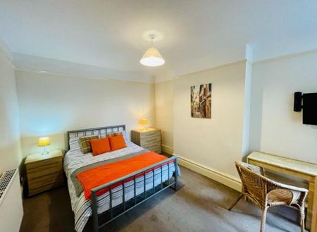 1 bedroom in a house share to rent - Photo 3