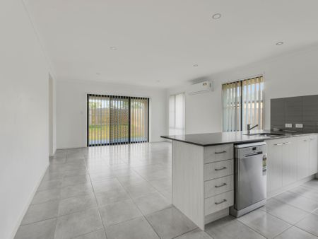 Modern Family Home in Helidon - Photo 3