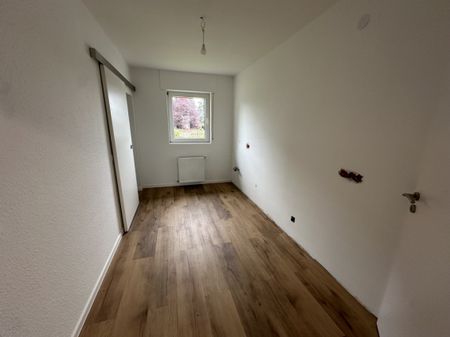 MO0961 - Frisch renovierte, großzügige Wohnung mit Balkon und Garage - Photo 3
