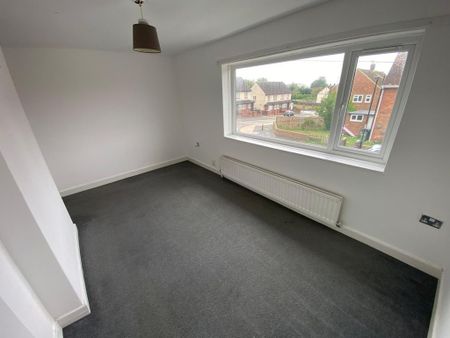 2 bedroom semi-detached house to rent - Photo 2