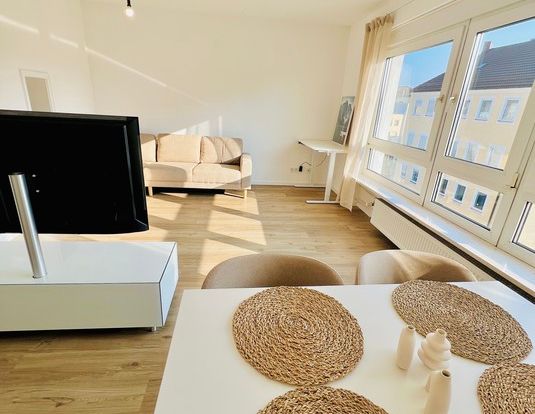 Stilvoll möblierte 2-Zimmer-Wohnung in zentraler Lage – Einziehen und Wohlfühlen - Foto 1