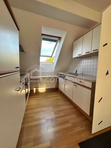 Charmante 3-Zimmer-Dachgeschoßwohnung in Salzburg – praktisch geschnitten und gut gelegen! - Photo 2