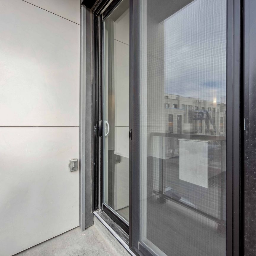 For Lease - 8 David Eyer Road Unit# 1215, Richmond Hill, Ontario - Photo 1