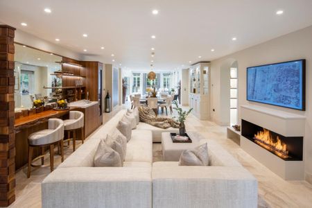6 bedroom detached house to rent - Photo 2