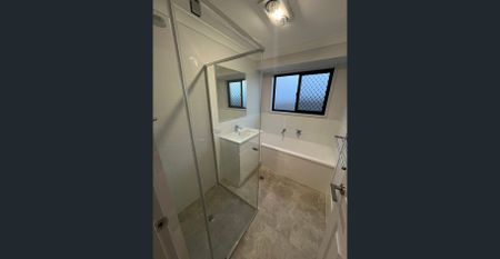 Near New 4 Bedroom Home - Photo 4