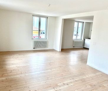 Vermiete grosse 4,5 Zimmer Wohnung mit Gartensitzplatz - Photo 1