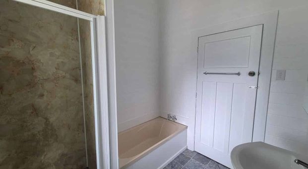 3 Bedroom home, close to town, off street parking - Photo 1