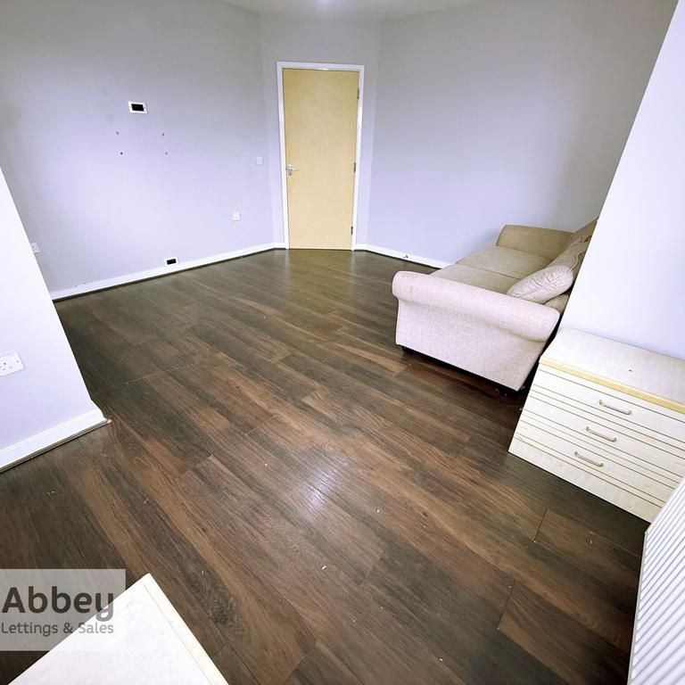 2 bedroom flat to rent - Photo 1