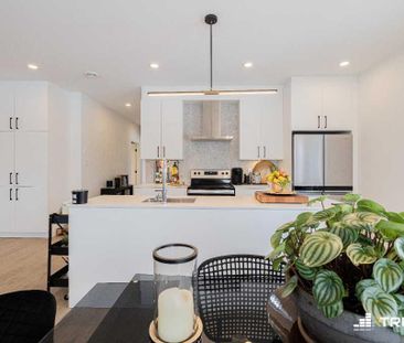 LUXUEUX condo 4 1/2 **Tout inclus** - Photo 1