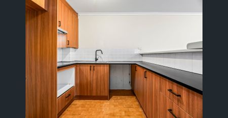 Renovated family home - Photo 3