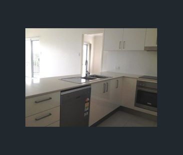 MODERN LIVING - Photo 2