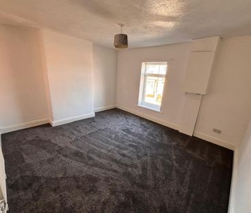 2 bed Terraced - To Let - Photo 2