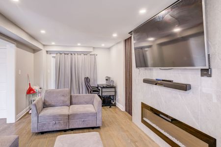 For Lease - 18 Hernon Court, Brampton, Ontario - Photo 3