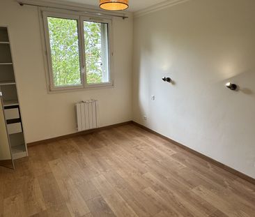 Location Appartement 2 pièces 41m² ST MAUR DES FOSSES 94100 - Photo 5