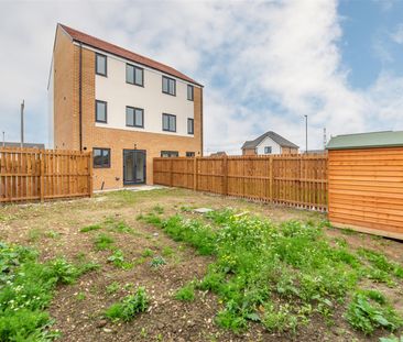 3 bed end of terrace house to rent in Roseden Way, Great Park, NE13 - Photo 3