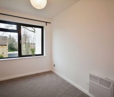 3 bedroom flat to rent - Photo 6