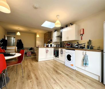 3 bedroom terraced house to rent - Photo 6