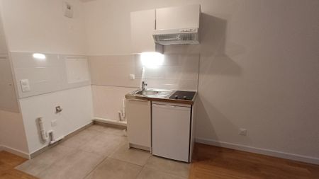 location Appartement T1 DE 35.4m² À COURBEVOIE - Photo 2