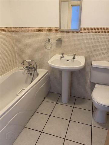 38 Cromwell Court, 110 Cromwell Road ( Only Available Short Term), Belfast, BT7 1NE - Photo 5