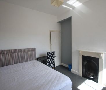 4 bedroom terraced house to rent - Photo 2