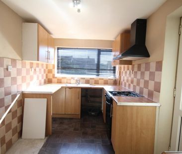 4 bedroom semi-detached house to rent - Photo 6