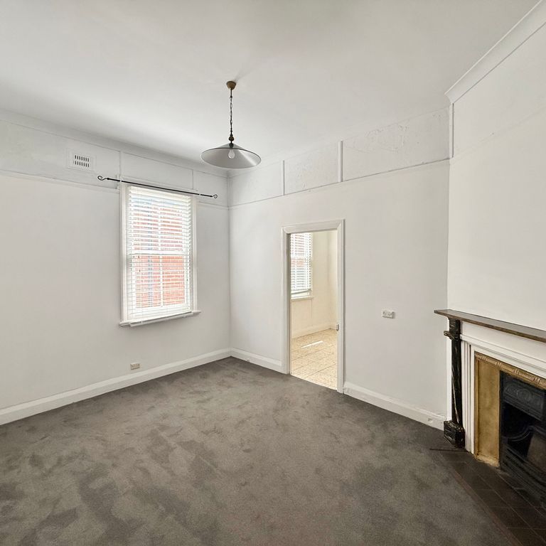 29 Lewis Street, Islington - Photo 1