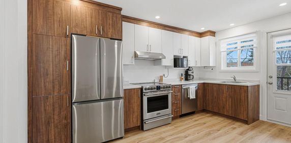 Très beau 4 1/2 entièrement rénové, à Longueuil - Photo 2