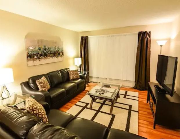 SHORT TERM-Downtown funished suites 1& 2 bedrooms LRT- WI-FI- UTILITIES-PARKNG | 1335 12 Ave SW, Calgary - Photo 1