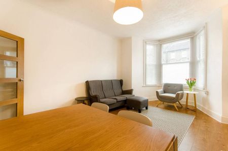 2 bedroom flat to rent - Photo 3