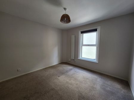 1 bedroom studio to rent - Photo 3