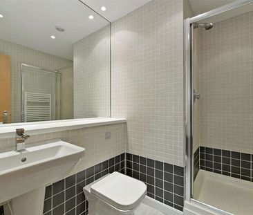 Stunning Ground Floor Apartment with large terrace and parking. - Photo 1