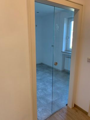 Erstbezug nach Renovierung ... Großzügige Wohnung mit überdachtem Balkon - Photo 1