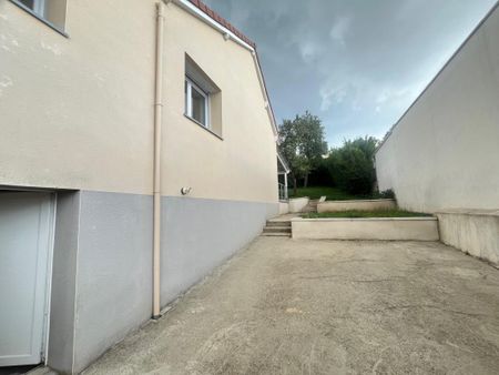 Maison sur sous-sol 72m2 avec JARDIN 150m2, double GARAGE et deux TERRASSES - Photo 4