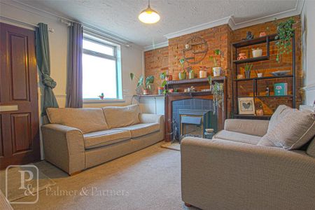 2 bedroom terraced house to rent - Photo 4