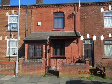 3 bedroom terraced house to rent - Photo 5