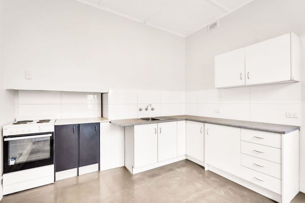 Rare apartment with private rooftop - Photo 1