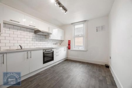 1 bedroom in a house share to rent - Photo 4