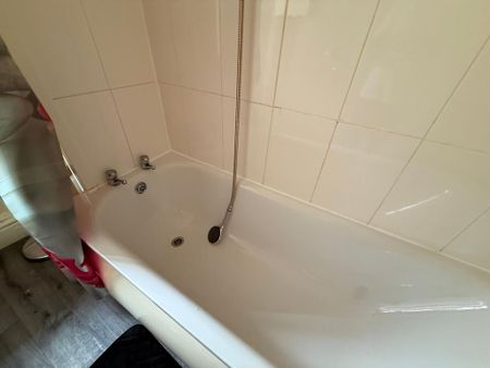 6 bedroom house to rent - Photo 4