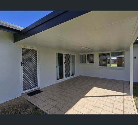 2 Kirraly Close, Mooroobool, Qld 4870 - Photo 4