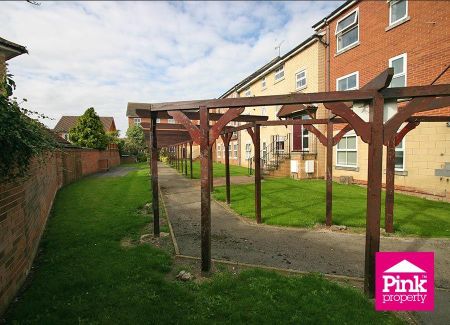 2 bedroom flat to rent - Photo 4
